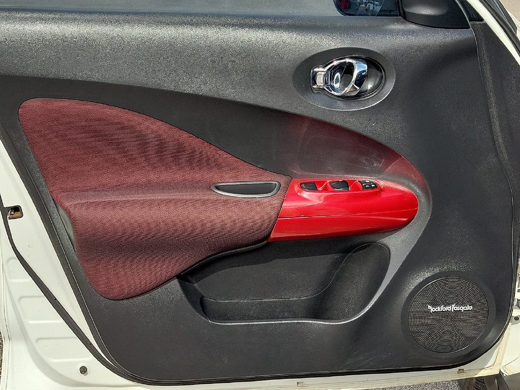 Used 2013 Nissan Juke SL FWD image 22