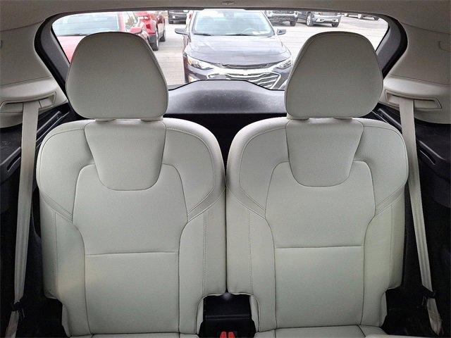 Used 2022 Volvo XC90 T5 Momentum w/ Climate Package image 11