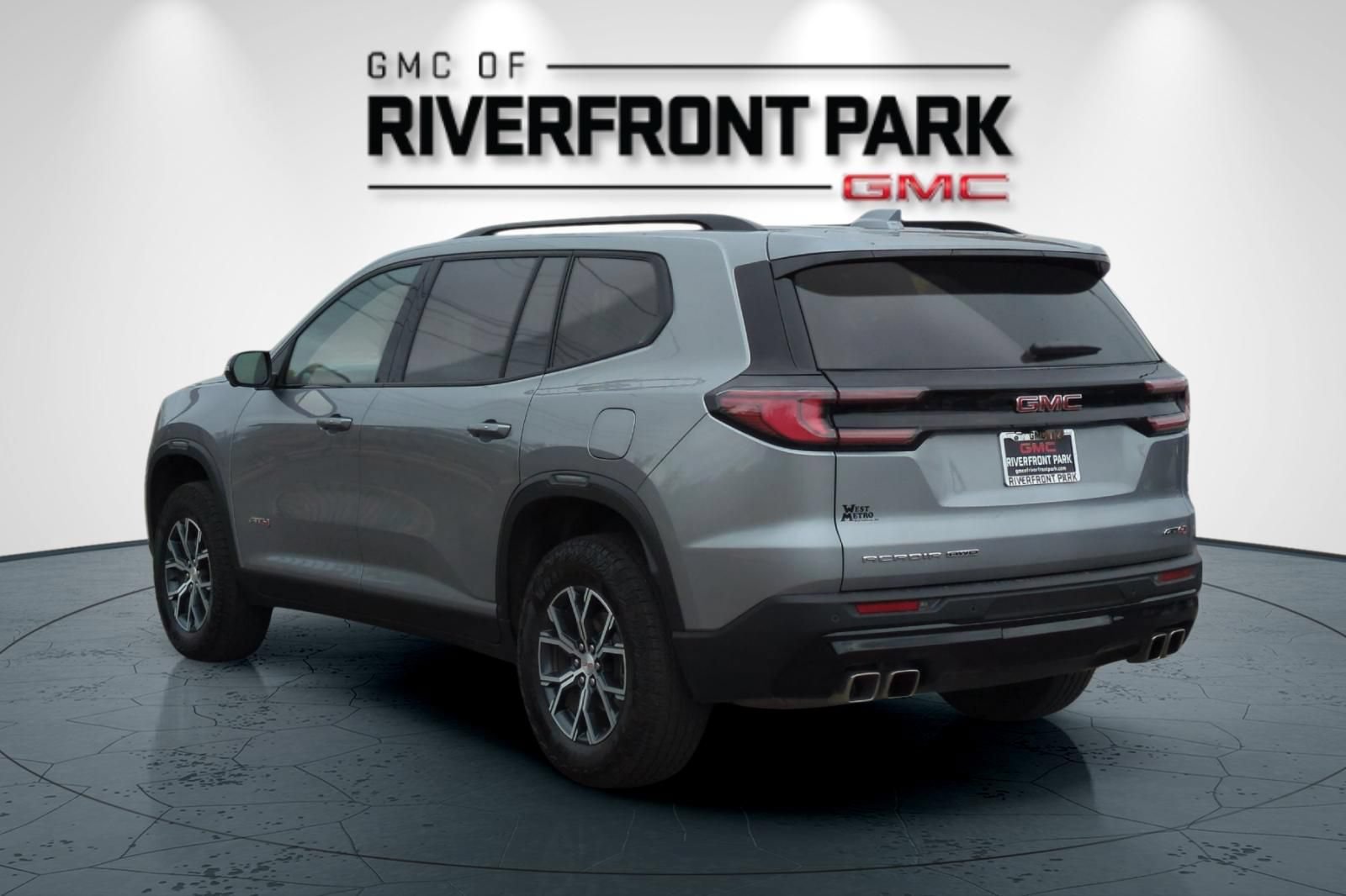 Used 2025 GMC Acadia AT4 w/ Luxury Package AWD/4WD image 5