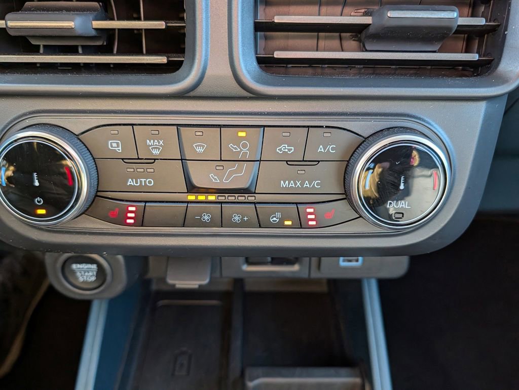 Certified 2024 Ford Maverick Lariat w/ Black Appearance Package image 19