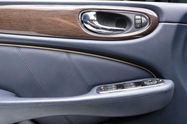 Used 2009 Jaguar XJ Vanden Plas Super V8 Portfolio image 43