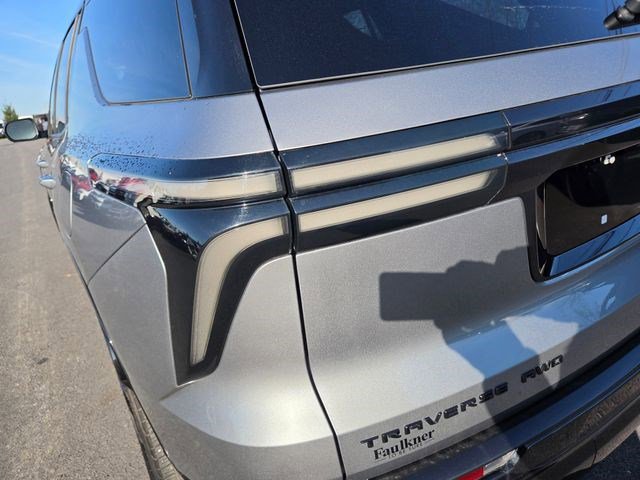 Used 2024 Chevrolet Traverse RS w/ LPO, Floor Liner Package image 4