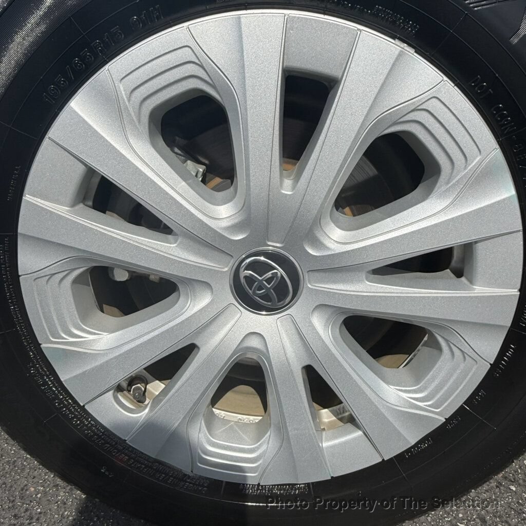 Used 2019 Toyota Prius LE FWD image 42