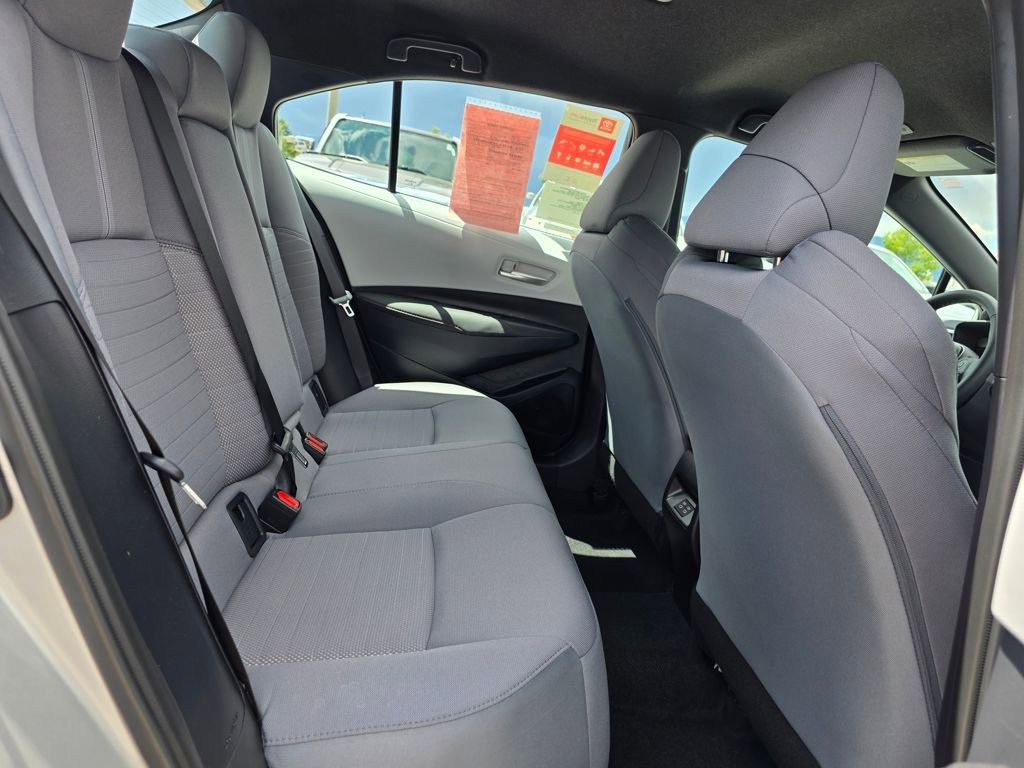 Used 2025 Toyota Corolla SE image 30
