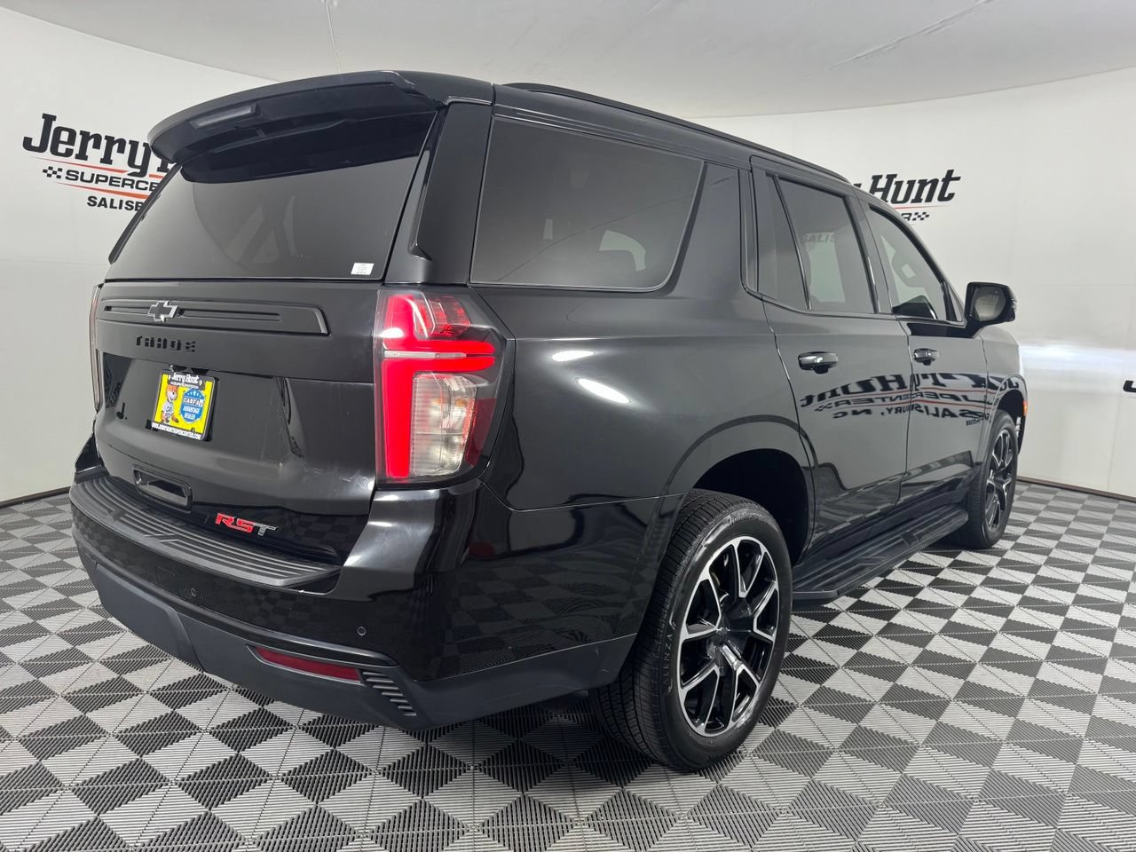 Used 2024 Chevrolet Tahoe RST w/ Luxury Package RWD image 6