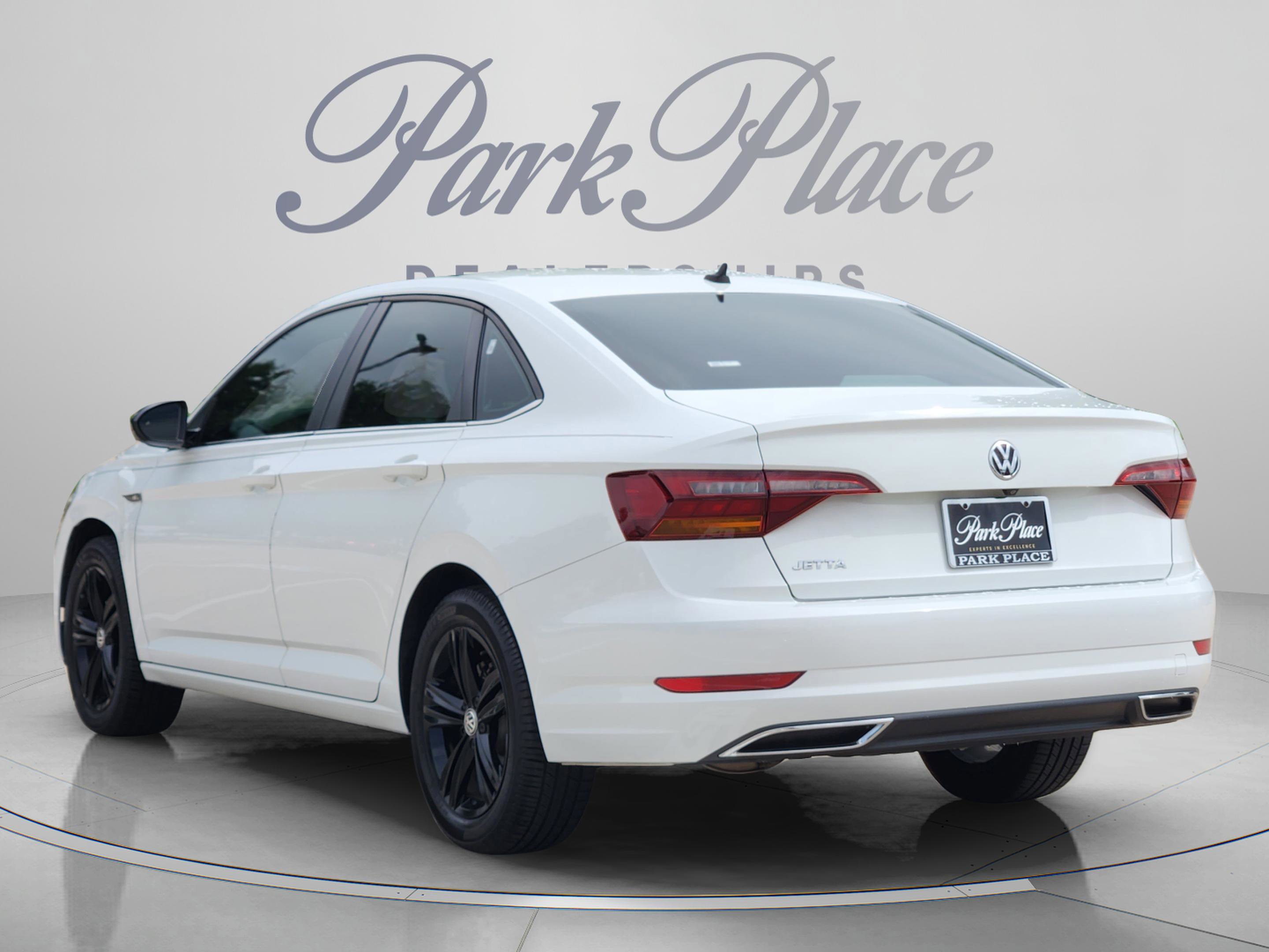 Used 2019 Volkswagen Jetta R-Line FWD image 3