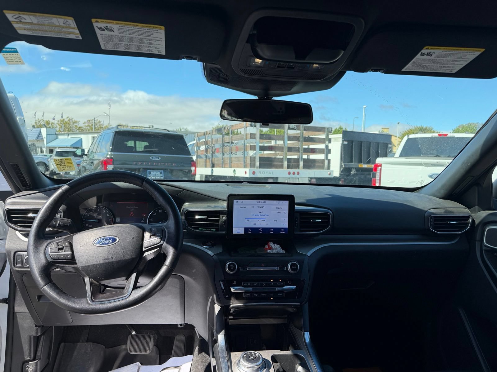 Used 2020 Ford Explorer XLT w/ Equipment Group 202A AWD/4WD image 11