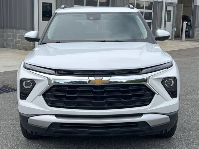 Used 2025 Chevrolet TrailBlazer LT AWD/4WD image 16