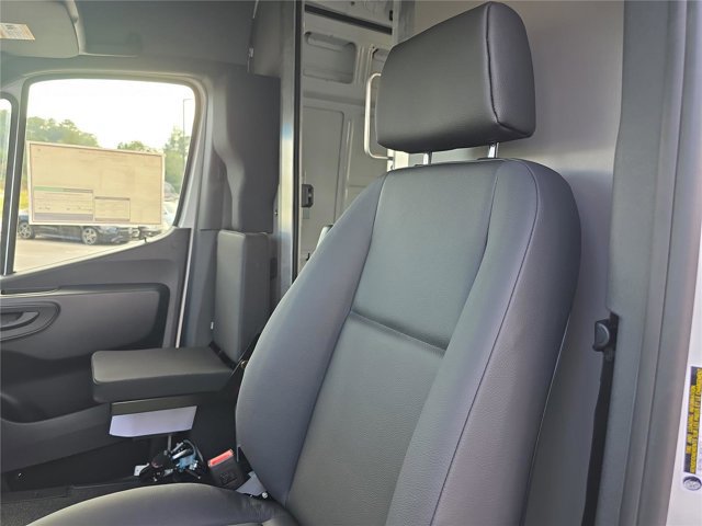 New 2026 Mercedes-Benz Sprinter 2500 image 18