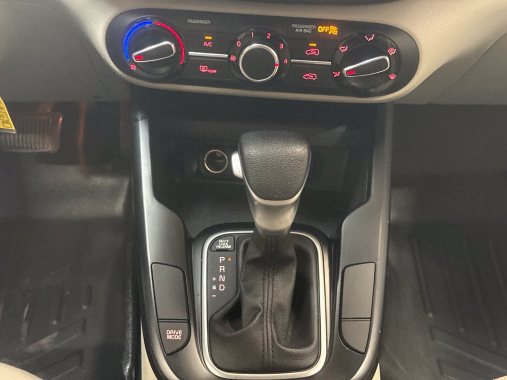 Used 2020 Kia Soul LX FWD image 16