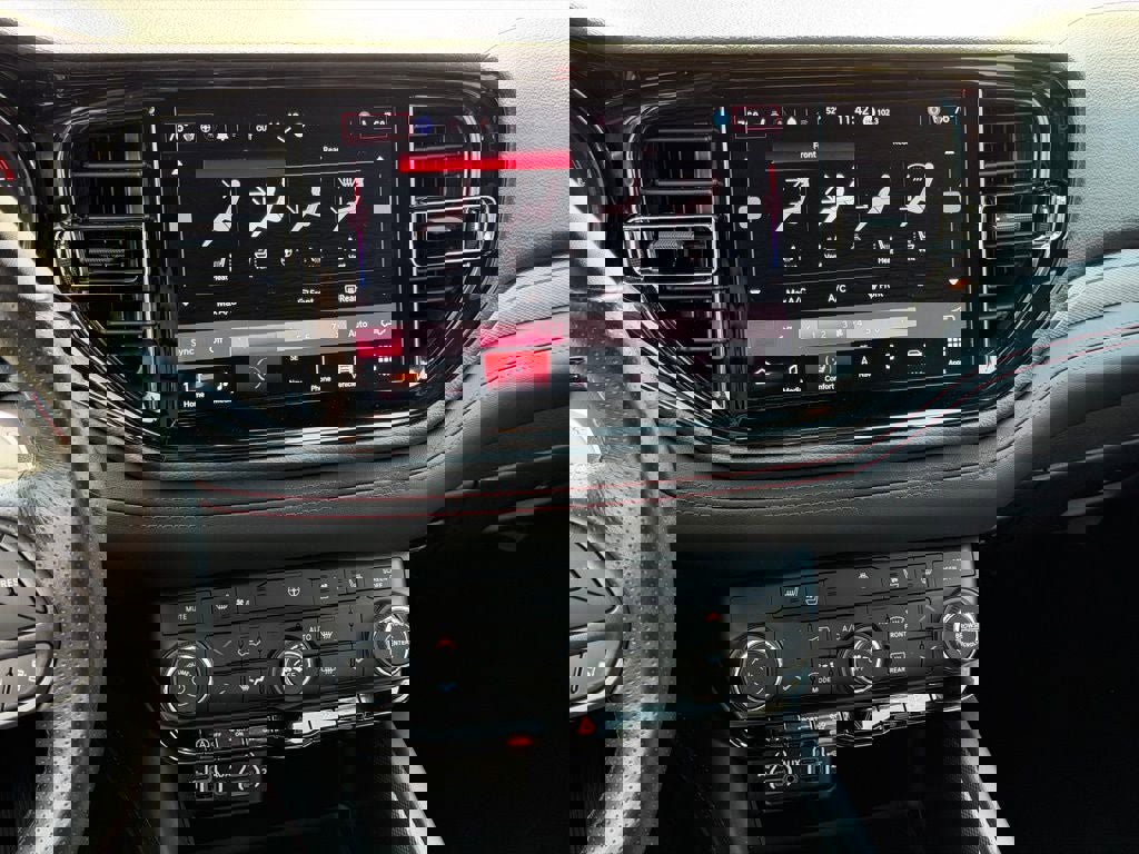 Used 2024 Dodge Durango GT image 37