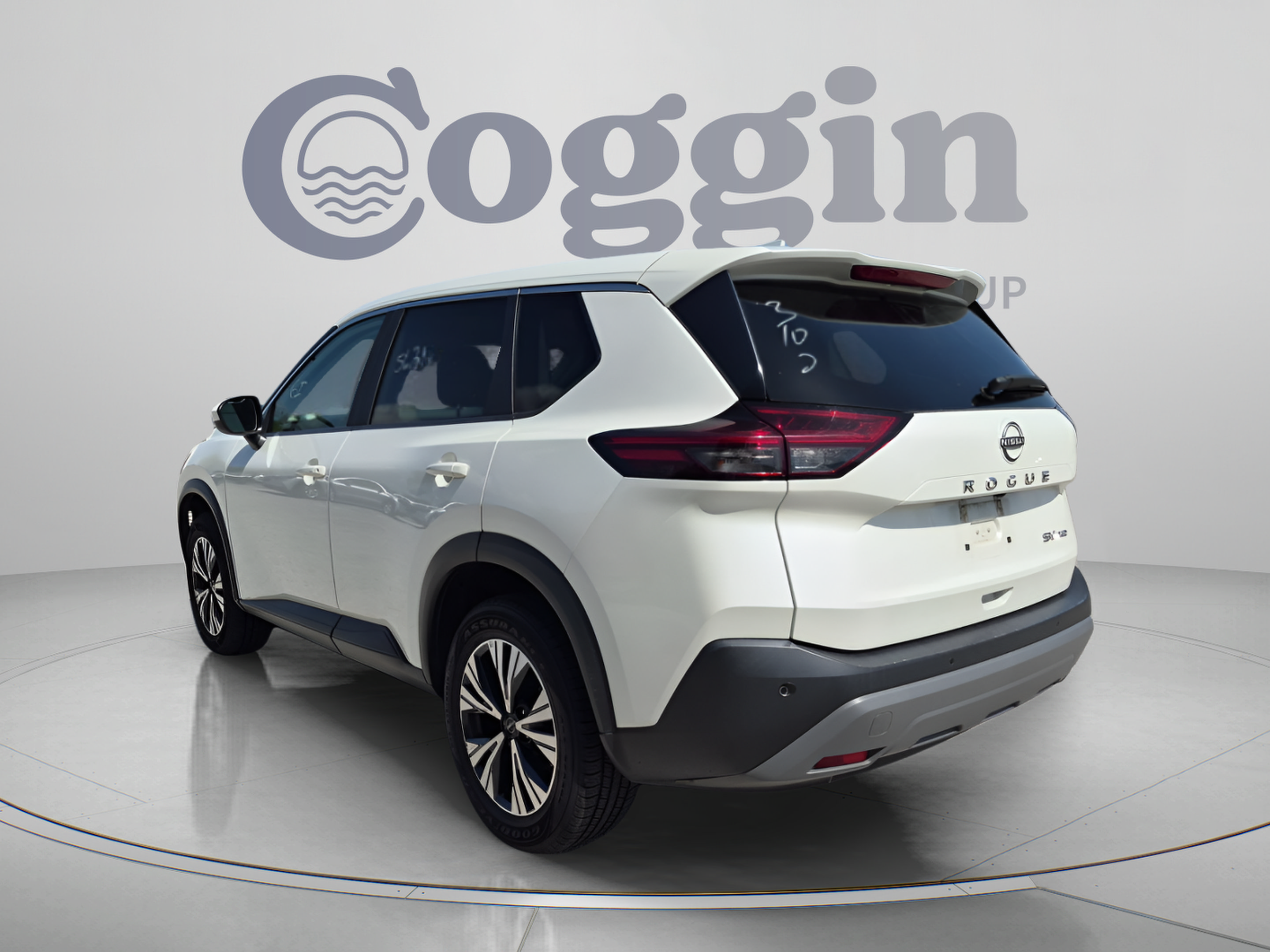 Used 2023 Nissan Rogue SV AWD/4WD image 4