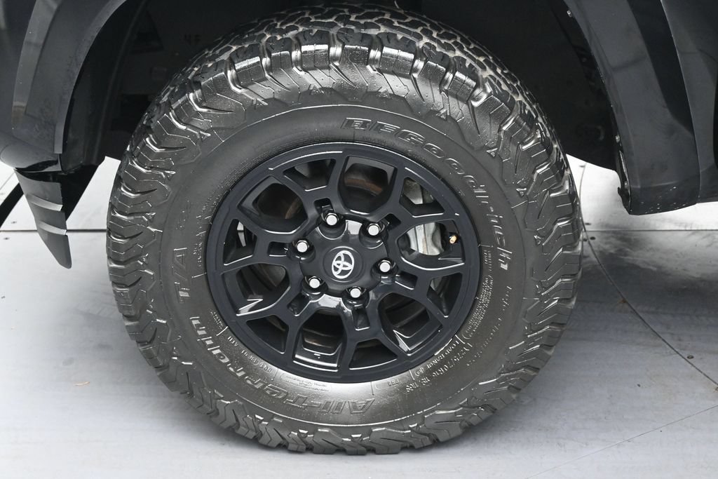 Used 2022 Toyota Tacoma SR5 w/ Technology Package RWD image 37