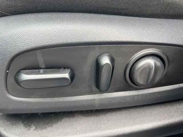 Used 2020 Chevrolet Equinox LT image 29