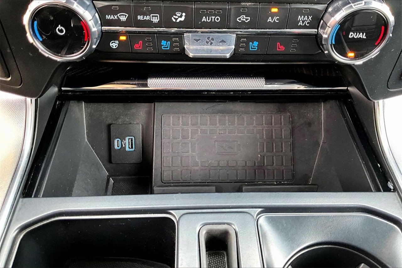 Used 2022 Ford F150 Platinum w/ Equipment Group 701A High image 18