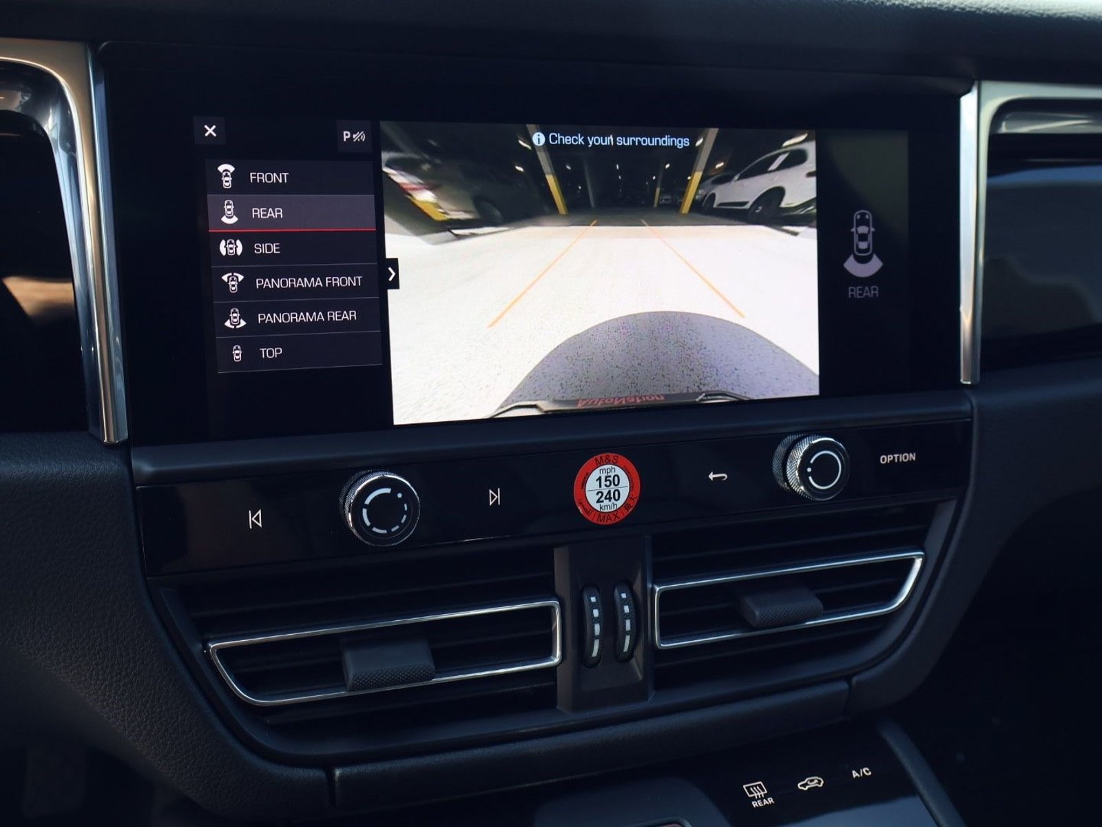Certified 2026 Porsche Macan AWD/4WD image 19