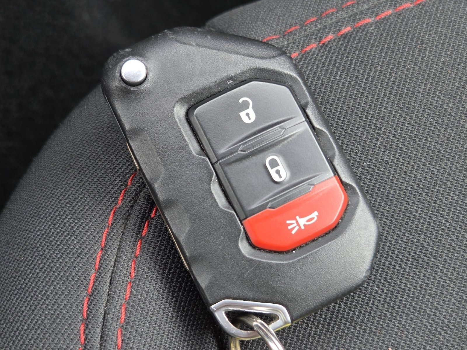 Used 2022 Jeep Wrangler Unlimited Rubicon AWD/4WD image 35