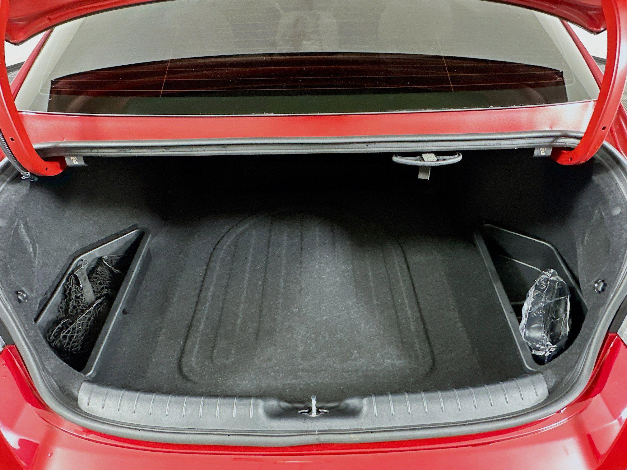 Used 2023 Hyundai Elantra Limited w/ Preferred Accessory Package image 29