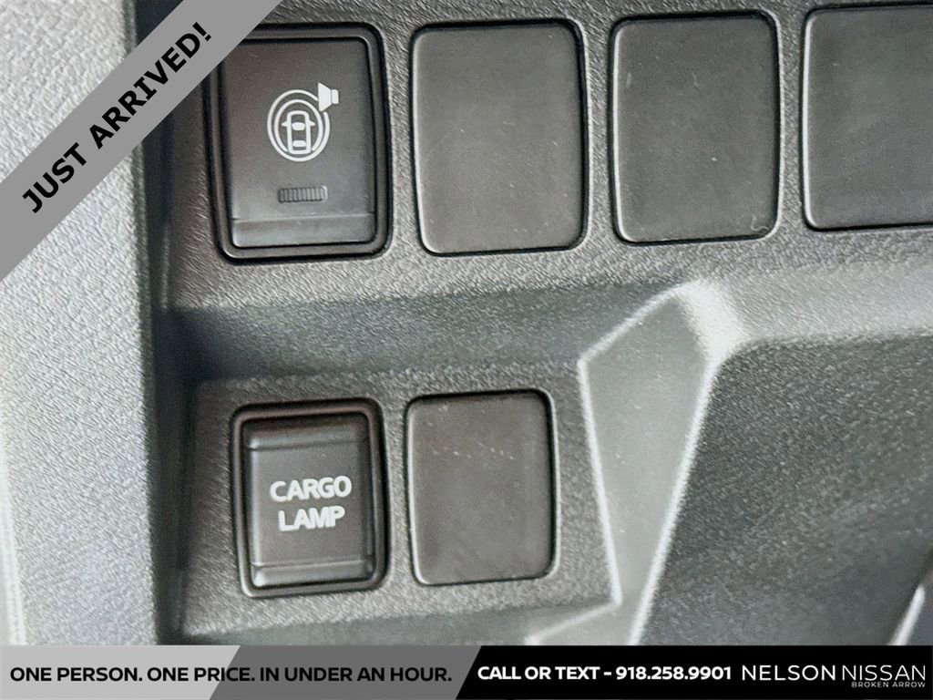 Used 2024 Nissan Frontier SV w/ Technology Package image 10