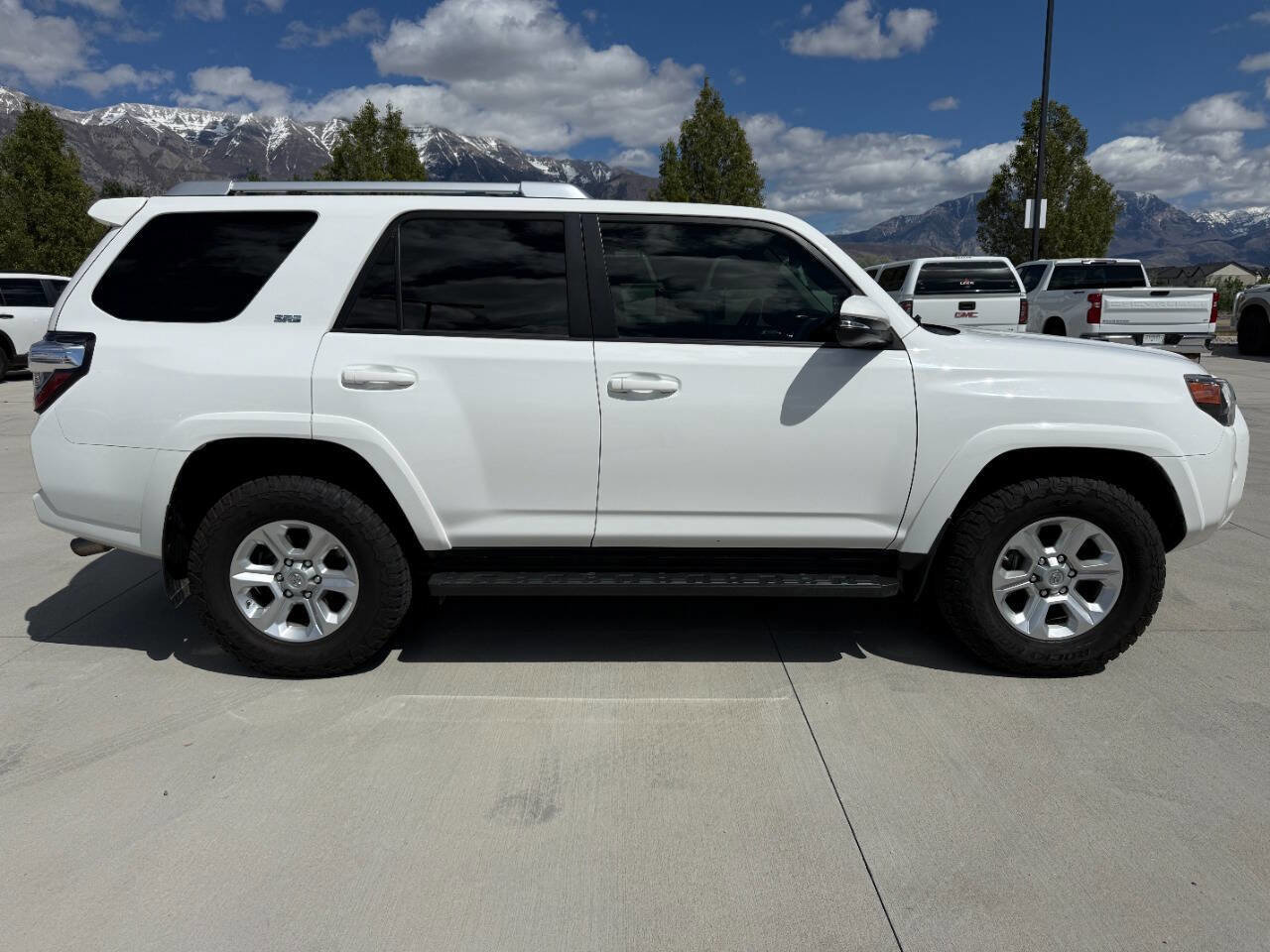 Used 2015 Toyota 4Runner SR5 Premium AWD/4WD image 2