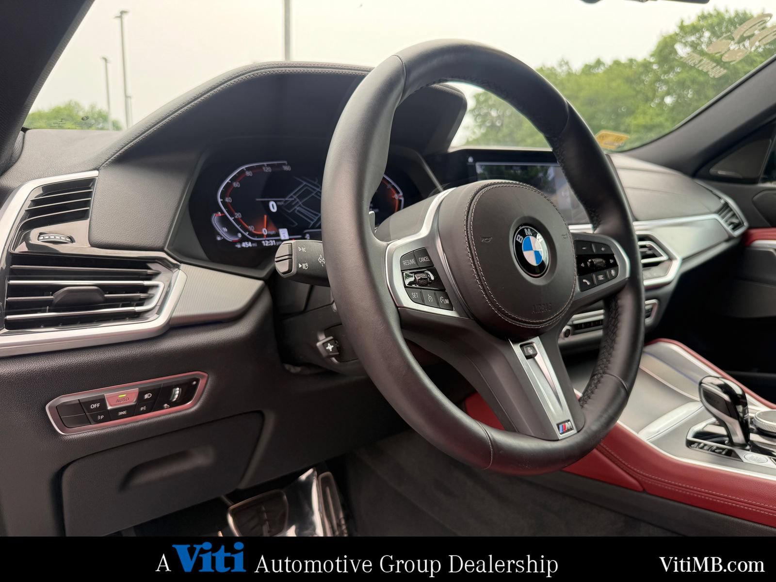 Used 2022 BMW X6 xDrive40i w/ M Sport Package AWD/4WD image 17