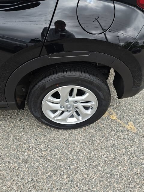 Certified 2026 Hyundai Venue SE FWD image 6