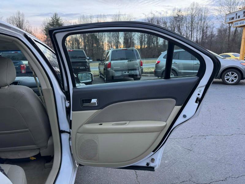 Used 2012 Ford Fusion SE image 15