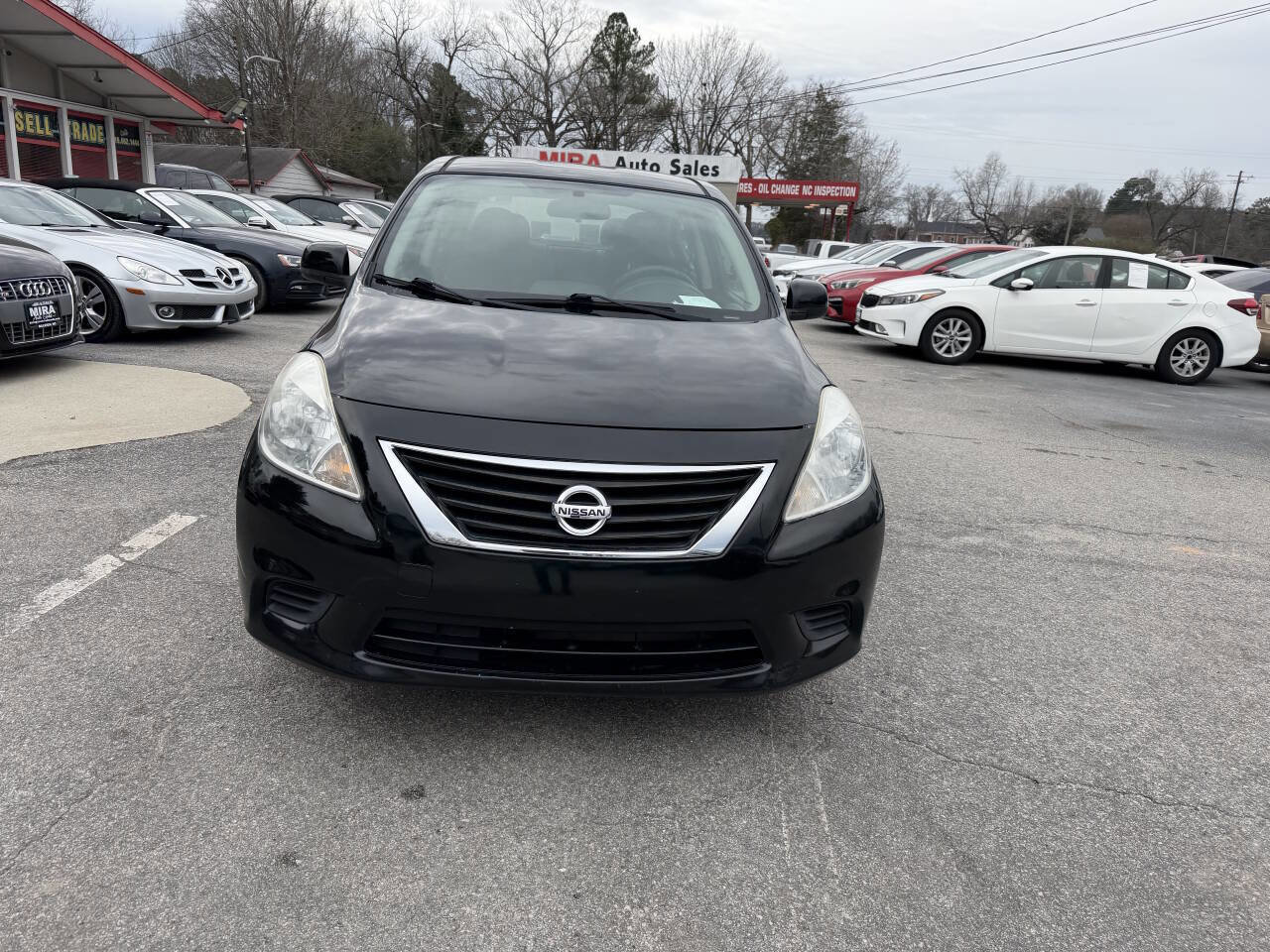 Used 2014 Nissan Versa SV image 9