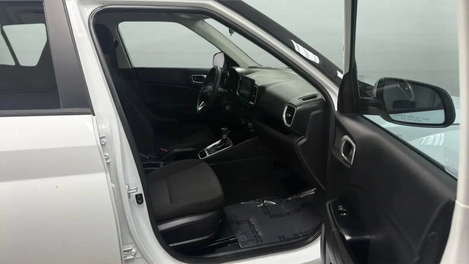 Used 2021 Hyundai Venue SE w/ Cargo Package FWD image 21