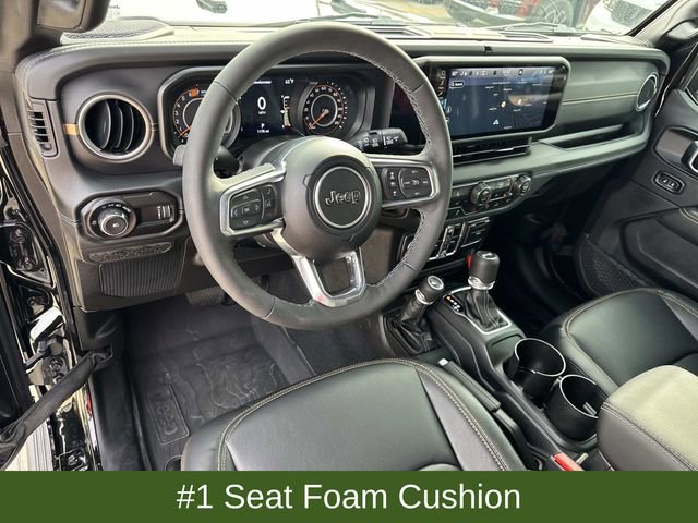 Used 2025 Jeep Wrangler Sahara image 23