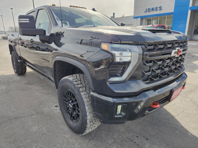 Used 2025 Chevrolet Silverado 2500 ZR2 w/ Technology Package image 7