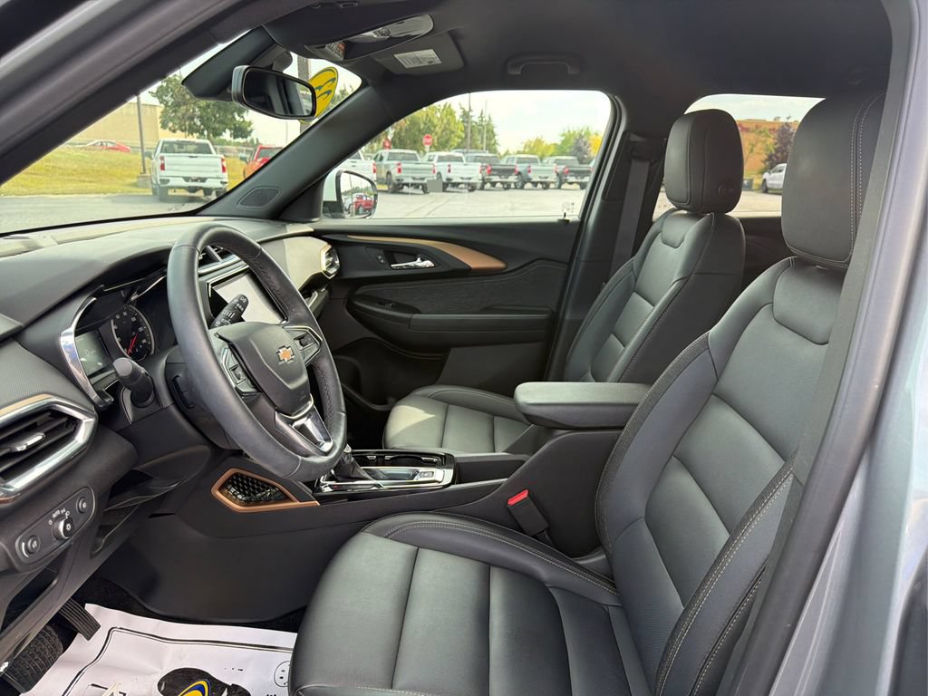 Used 2023 Chevrolet TrailBlazer ACTIV w/ Technology Package AWD/4WD image 19