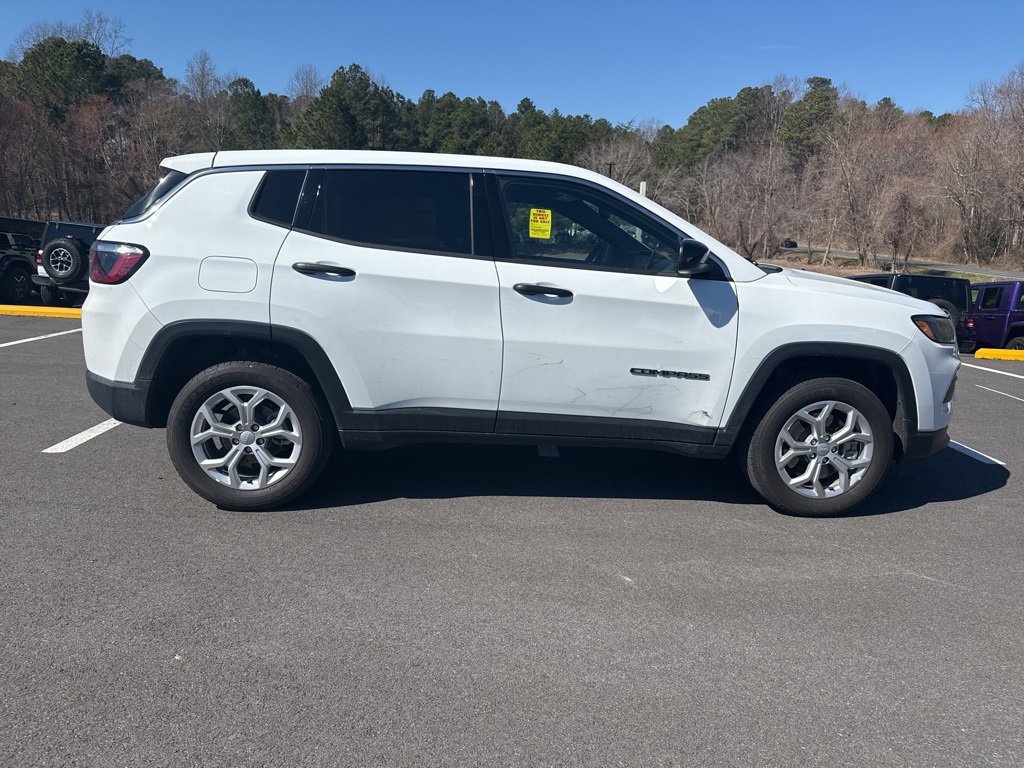 Used 2024 Jeep Compass Sport image 4