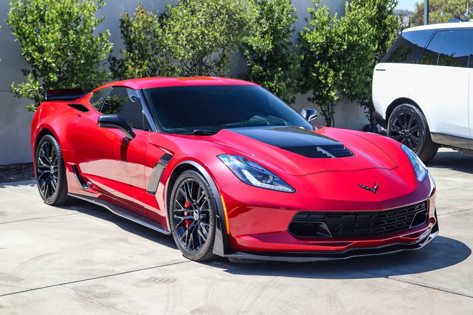 Used 2015 Chevrolet Corvette Z06 w/ 3LZ Preferred Equipment Group RWD image 3