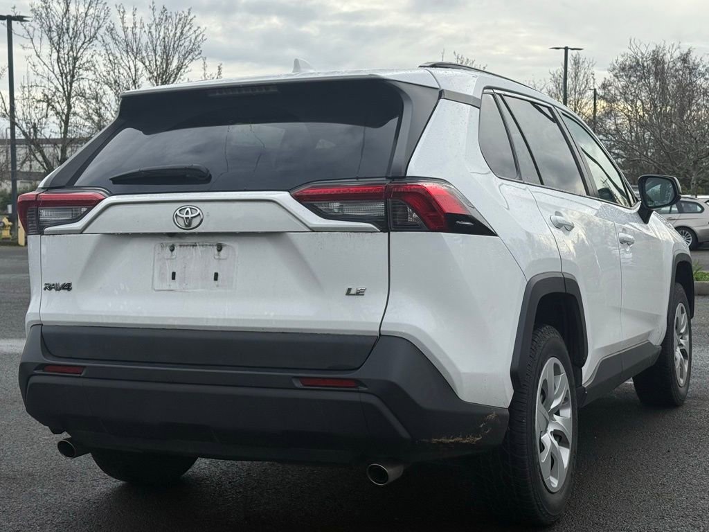 Used 2019 Toyota RAV4 LE image 5