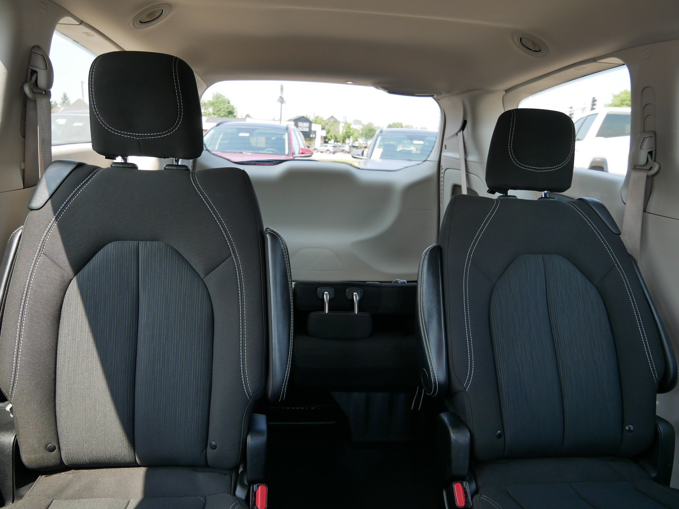 Used 2023 Chrysler Voyager LX FWD image 13