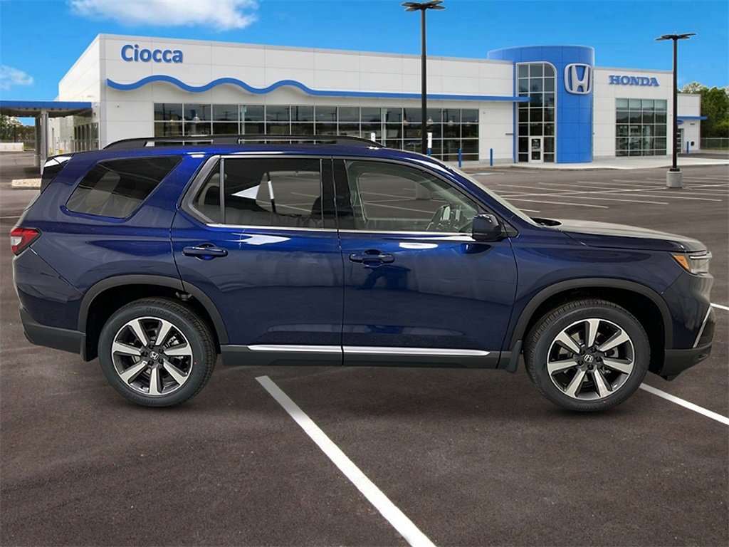 New 2025 Honda Pilot Touring image 5