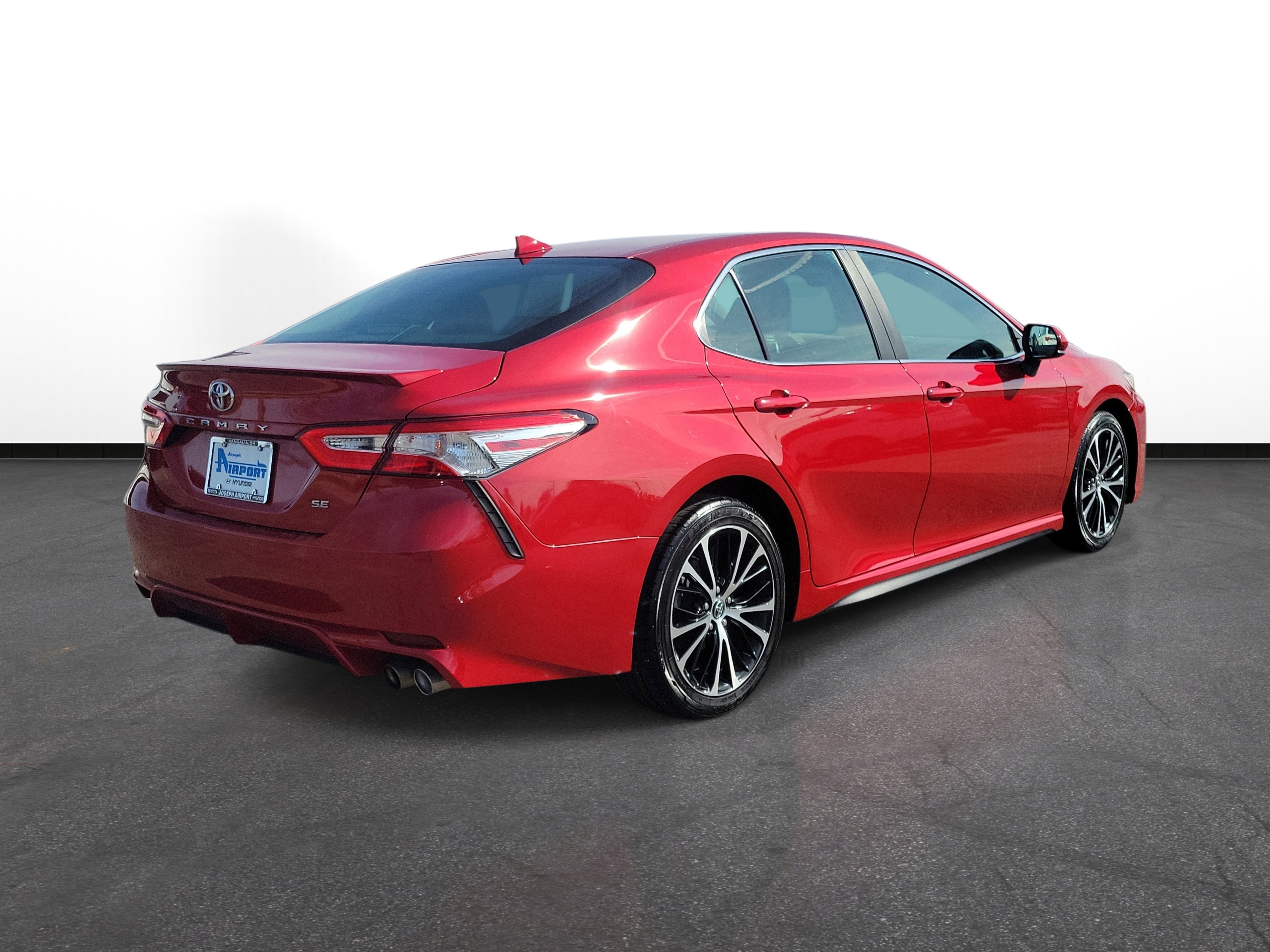 Used 2020 Toyota Camry SE FWD image 4