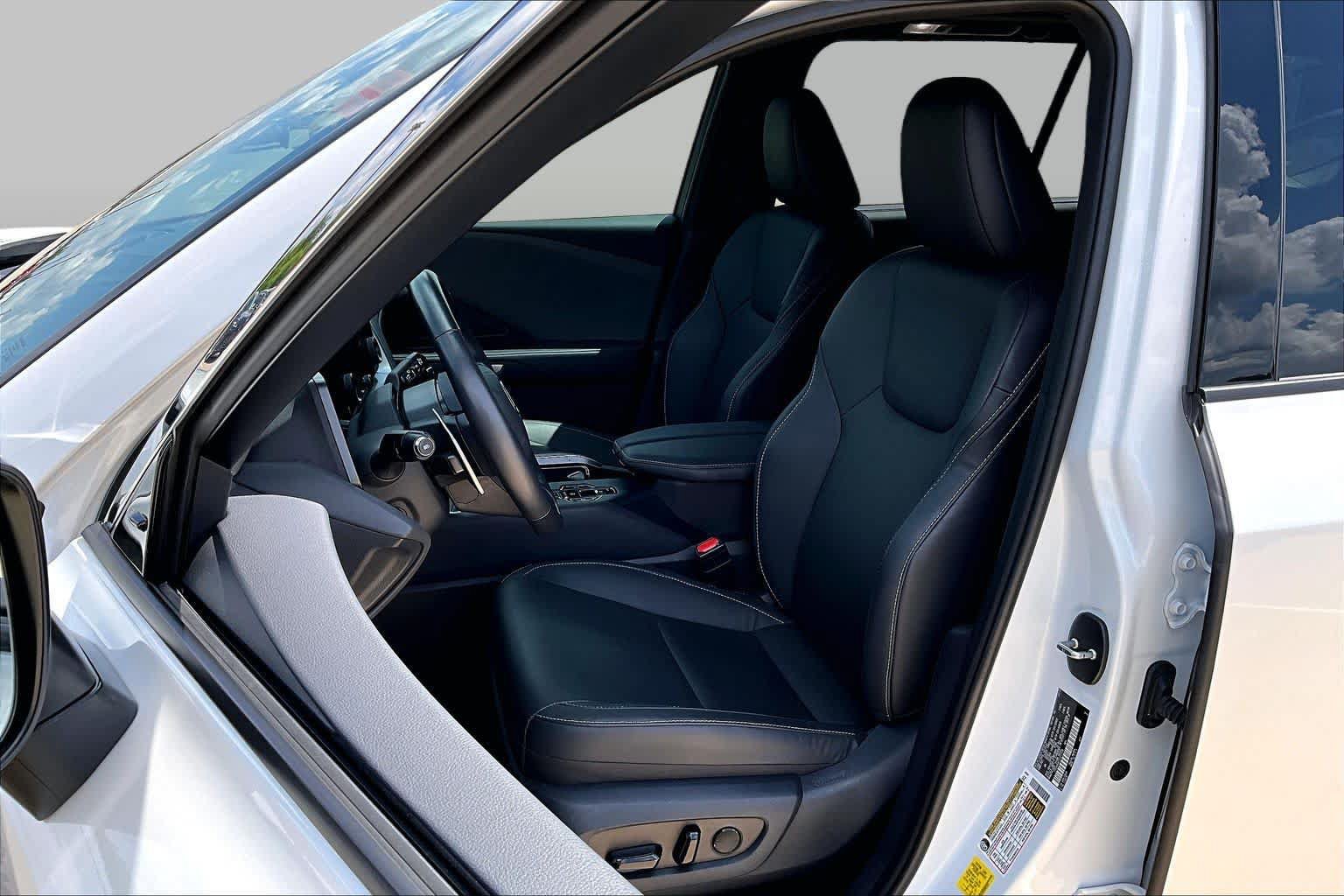Certified 2025 Lexus TX 350 FWD w/ Technology Package image 8