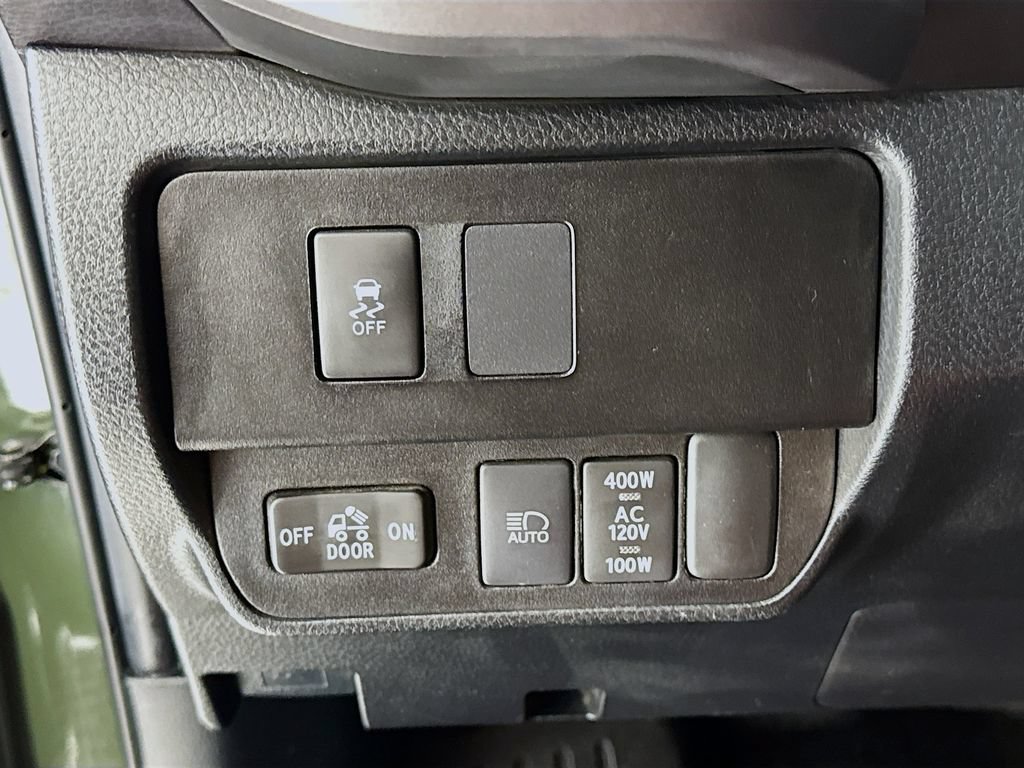 Used 2022 Toyota Tacoma TRD Off-Road w/ Technology Package AWD/4WD image 11