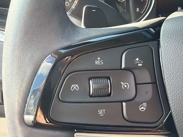 Used 2023 Buick Enclave Essence FWD image 25