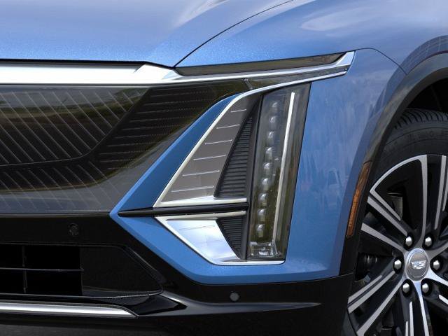 New 2027 Cadillac Lyriq Luxury w/ LPO, Floor Liner Package AWD/4WD image 10