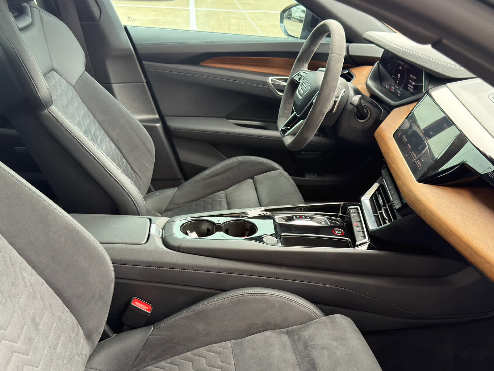 Used 2023 Audi e-tron GT Premium Plus AWD/4WD image 25