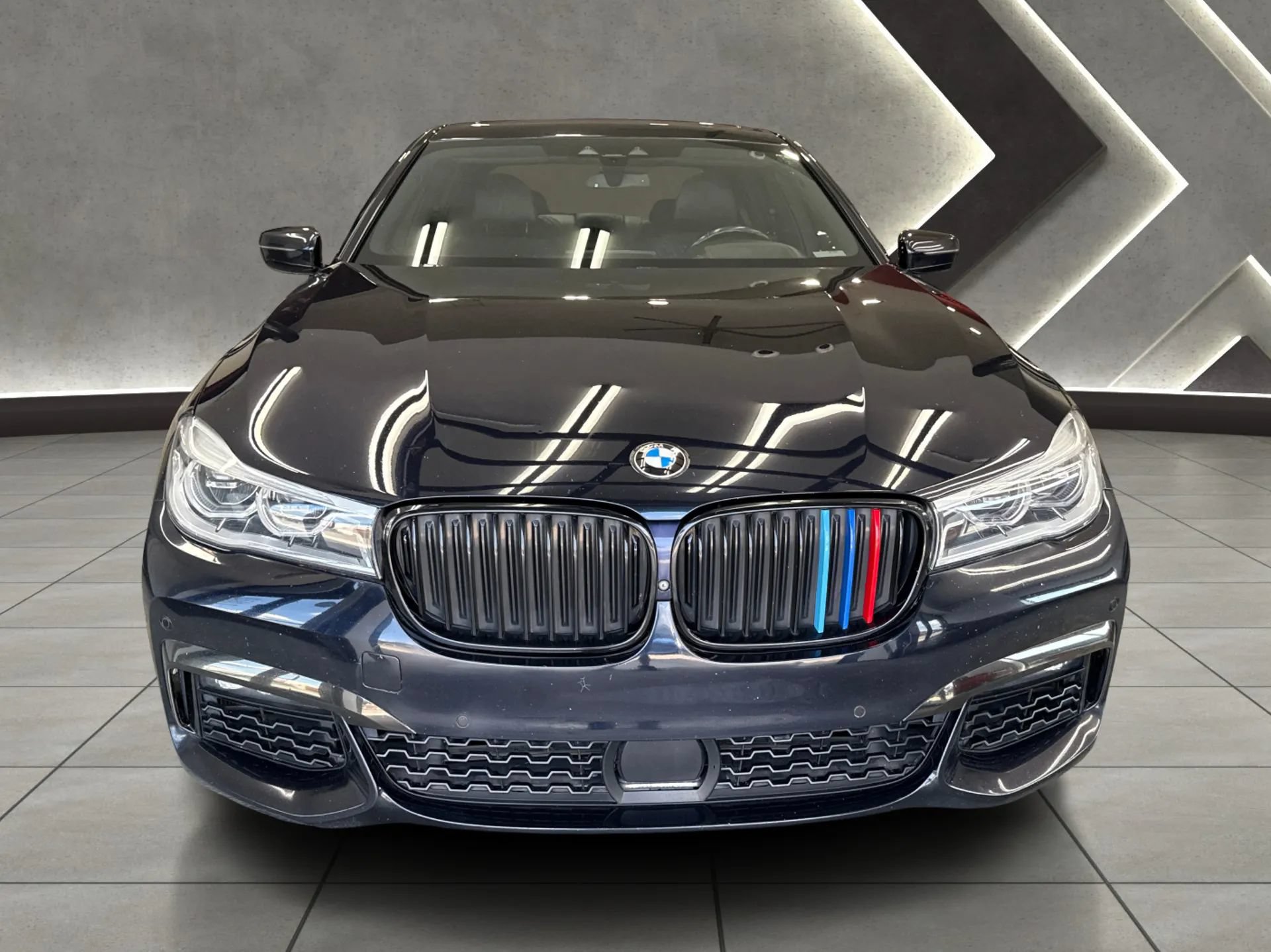 Used 2018 BMW 750i xDrive AWD/4WD image 8