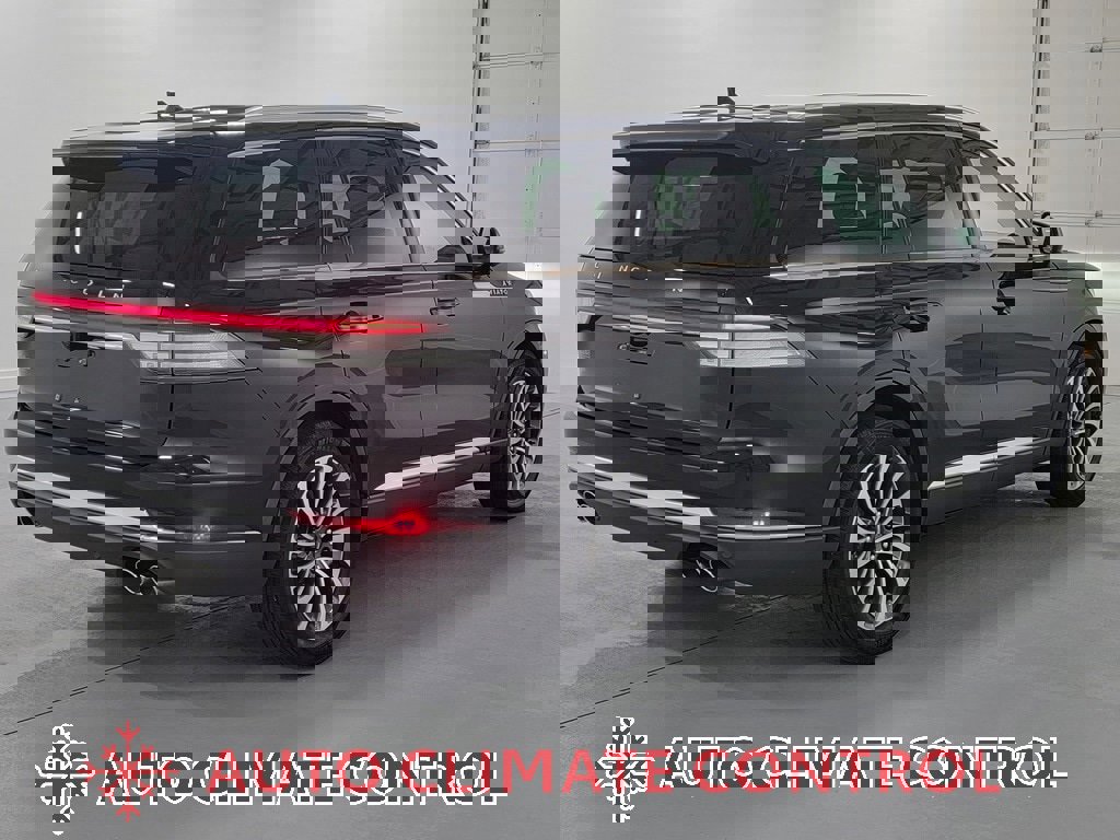 Used 2020 Lincoln Aviator Reserve w/ Elements Package Plus image 8