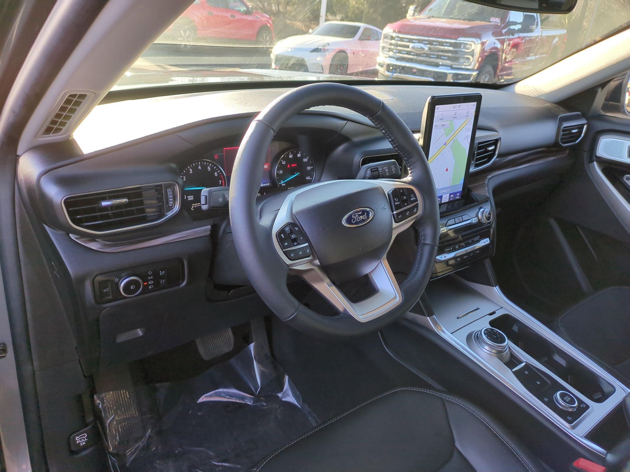 Used 2023 Ford Explorer Limited w/ Limited Technology Package image 12