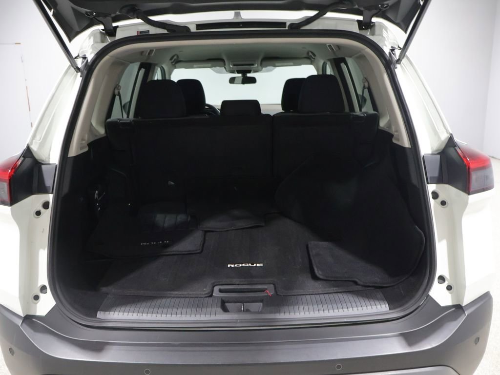 Used 2022 Nissan Rogue S image 4