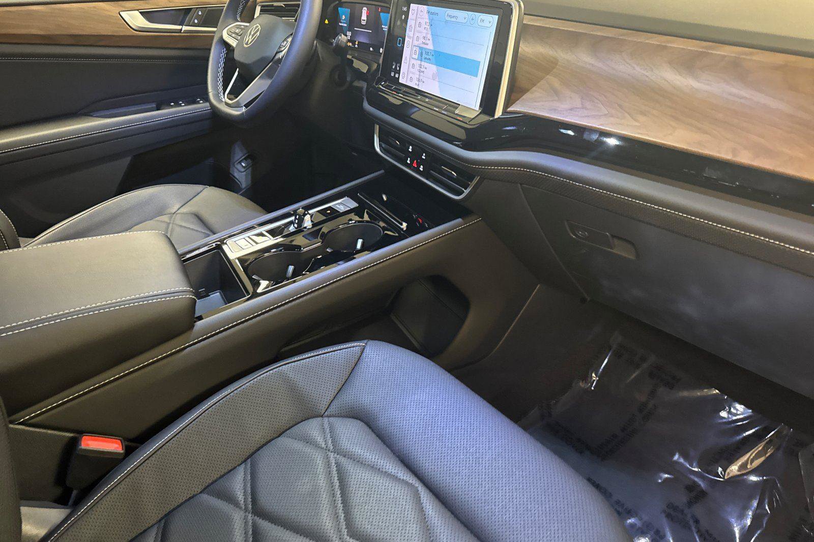 New 2026 Volkswagen Atlas SE image 16