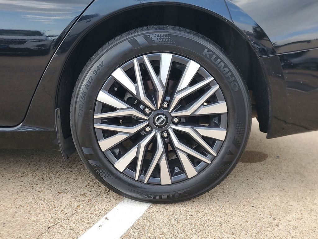 Used 2024 Nissan Altima 2.5 SV image 8