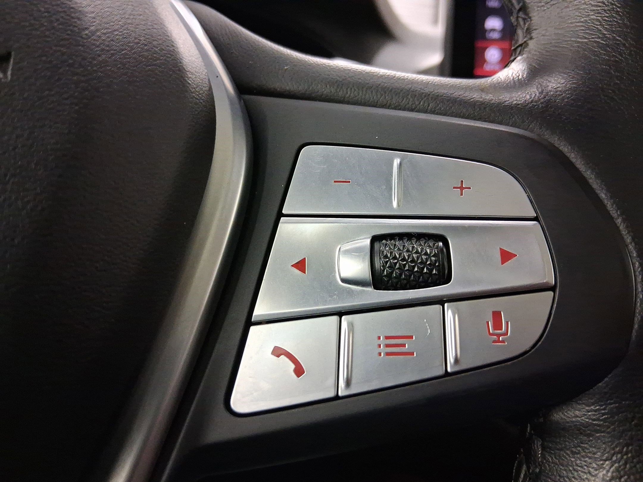 Used 2022 BMW X4 xDrive30i w/ Parking Assistance Package image 23